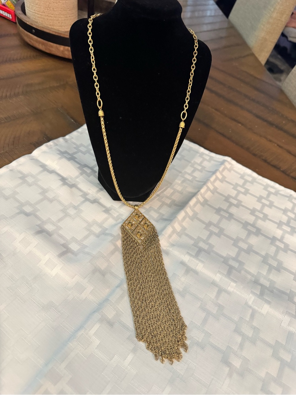Stella & Dot Gold Tone Chain Diamond Shape Pendent Tassel Flapper Necklace - Picture 2 of 9